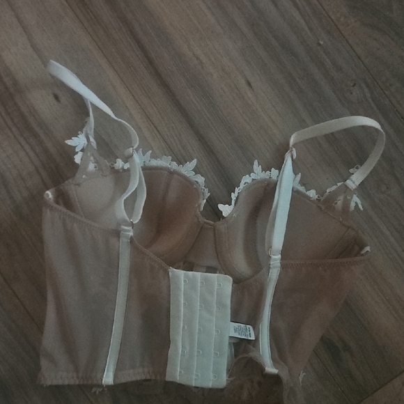 Victoria's Secret Sheer Lace Bra in White - Picture 6 of 6